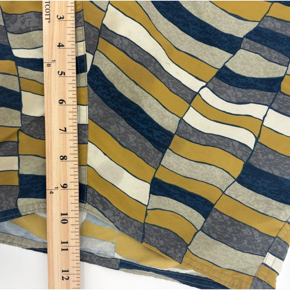 Patagonia Wavefarer Board Shorts Men's 35 Waved Striped Pattern